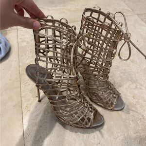 Sophia Webster Delphine Metallic Cage Lace-up sandals in gold leather!